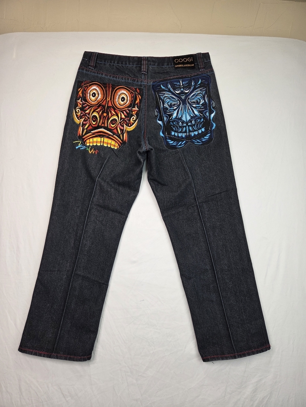 VTG COOGI Graphic Embroidered Jeans W40 Dark Wash Streetwear Statement Denim